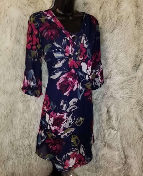 Dress beautiful figure flattering gown outfit - Picture 3 of 8